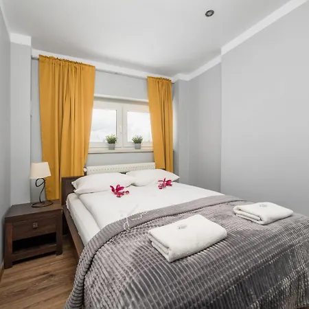Market Square Corner Kuznicza By Renters
